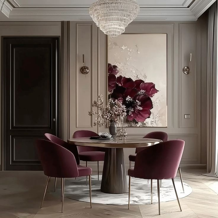 Mürdüm tonlarında sanatsal iç mimari detay